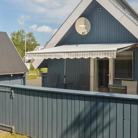 Two-bedroom Holiday In *